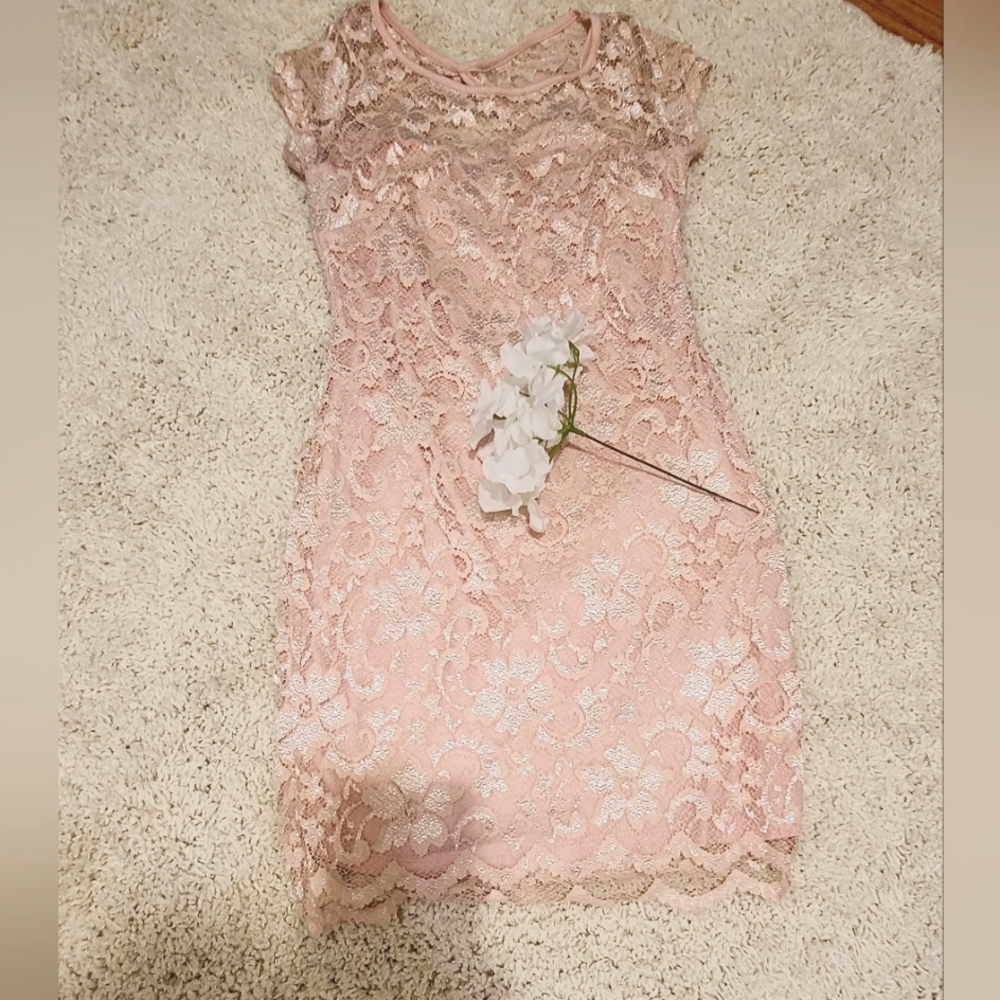 Pink bodycon dress